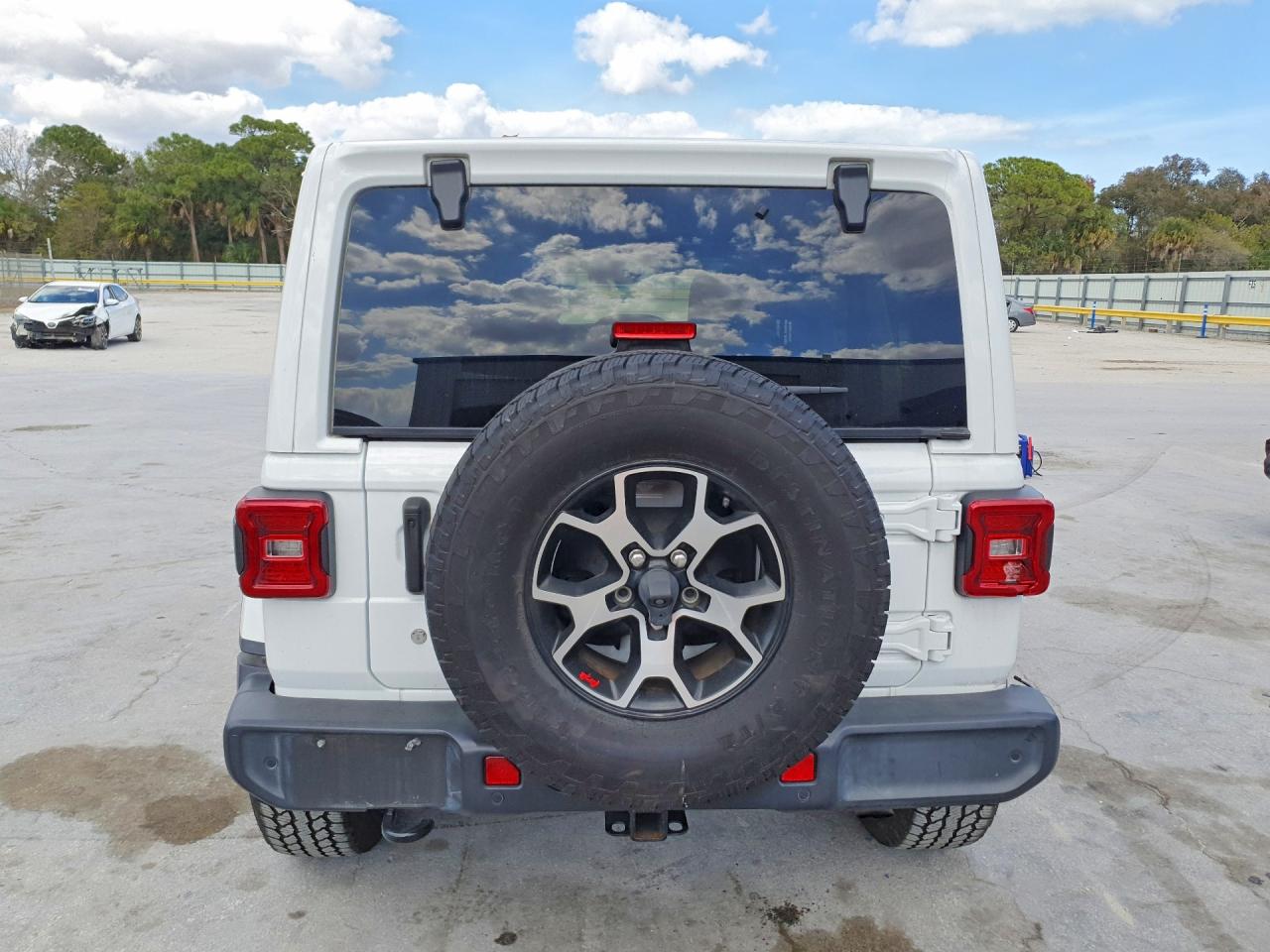 Jeep Wrangler Sahara