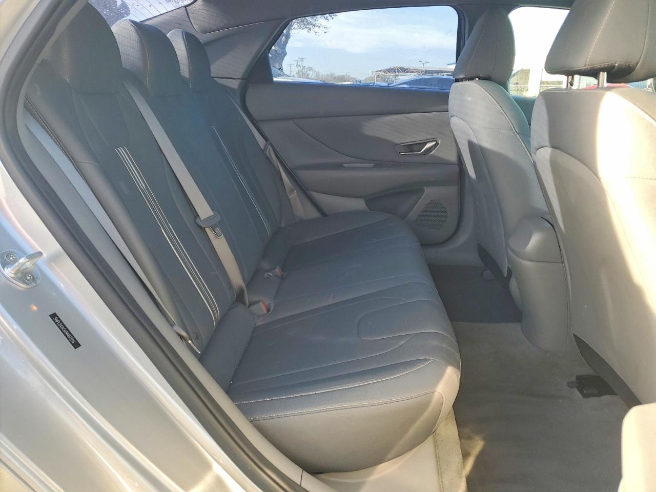 Hyundai ELANTRA Sel