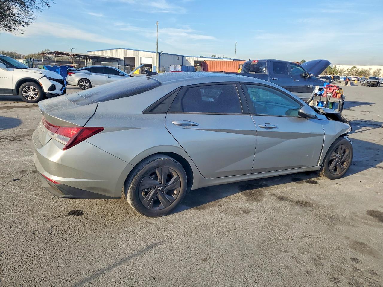 Hyundai ELANTRA Sel