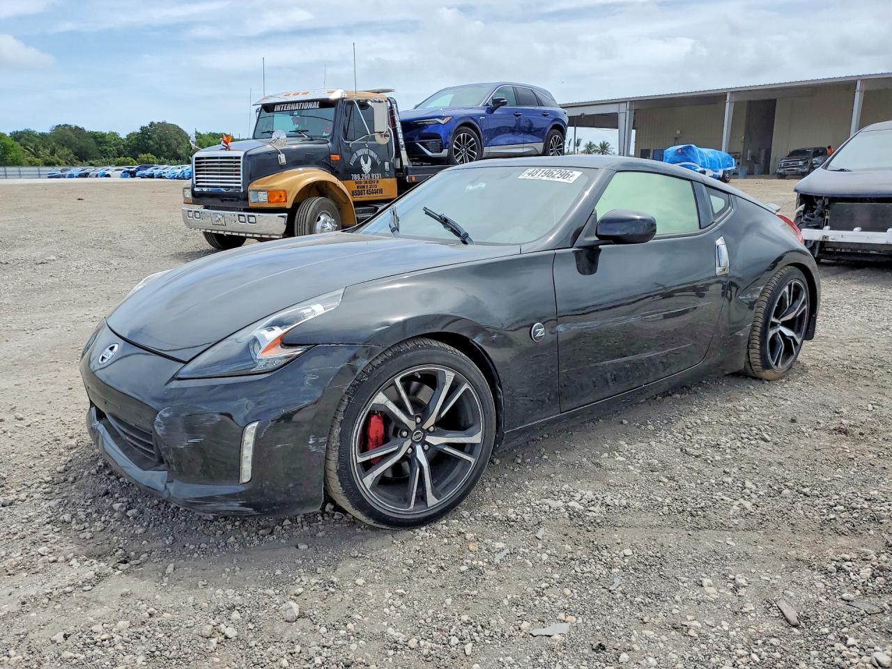 Salvage Nissan 370Z Image