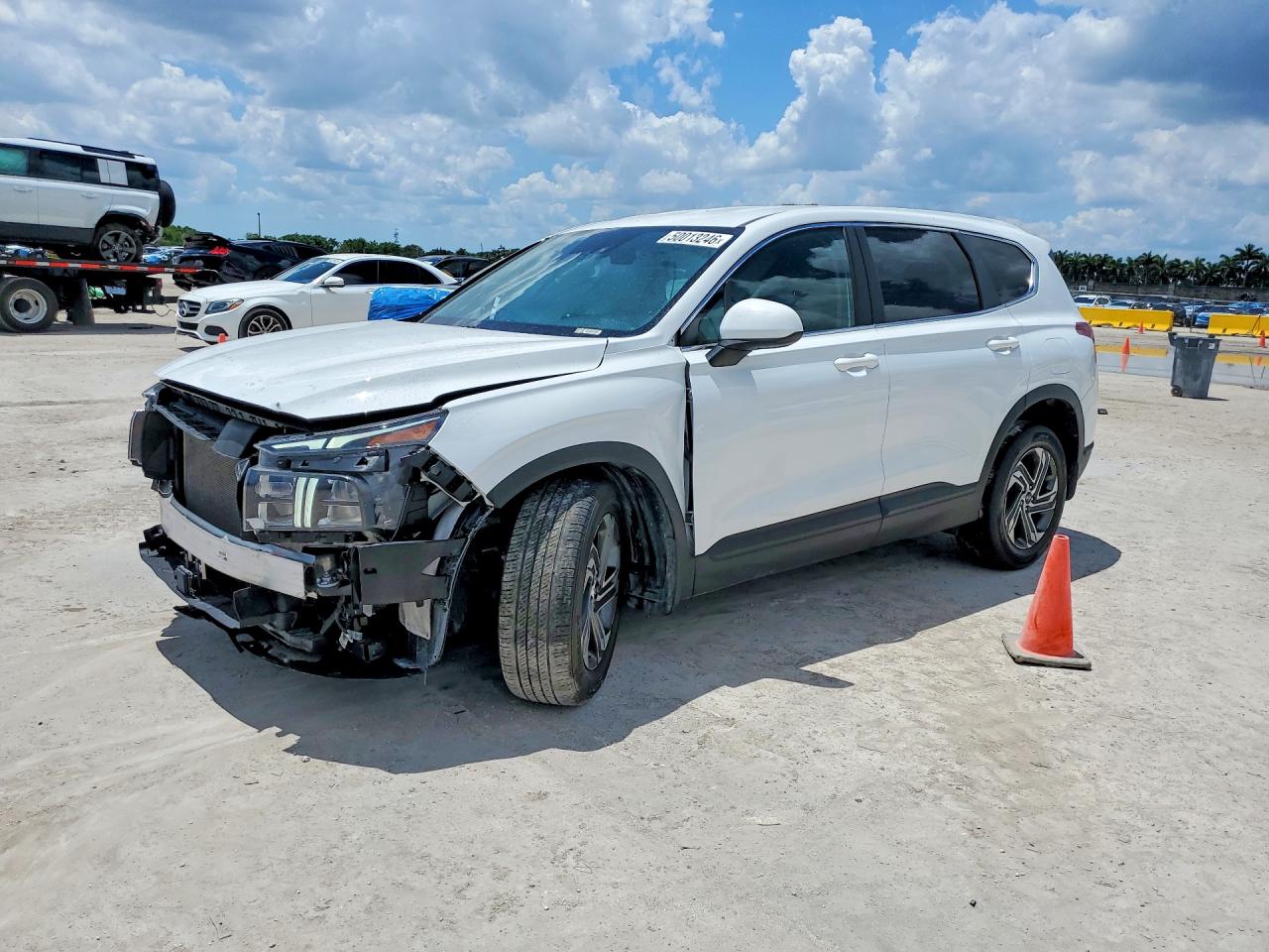 Salvage Hyundai SANTA FE Image
