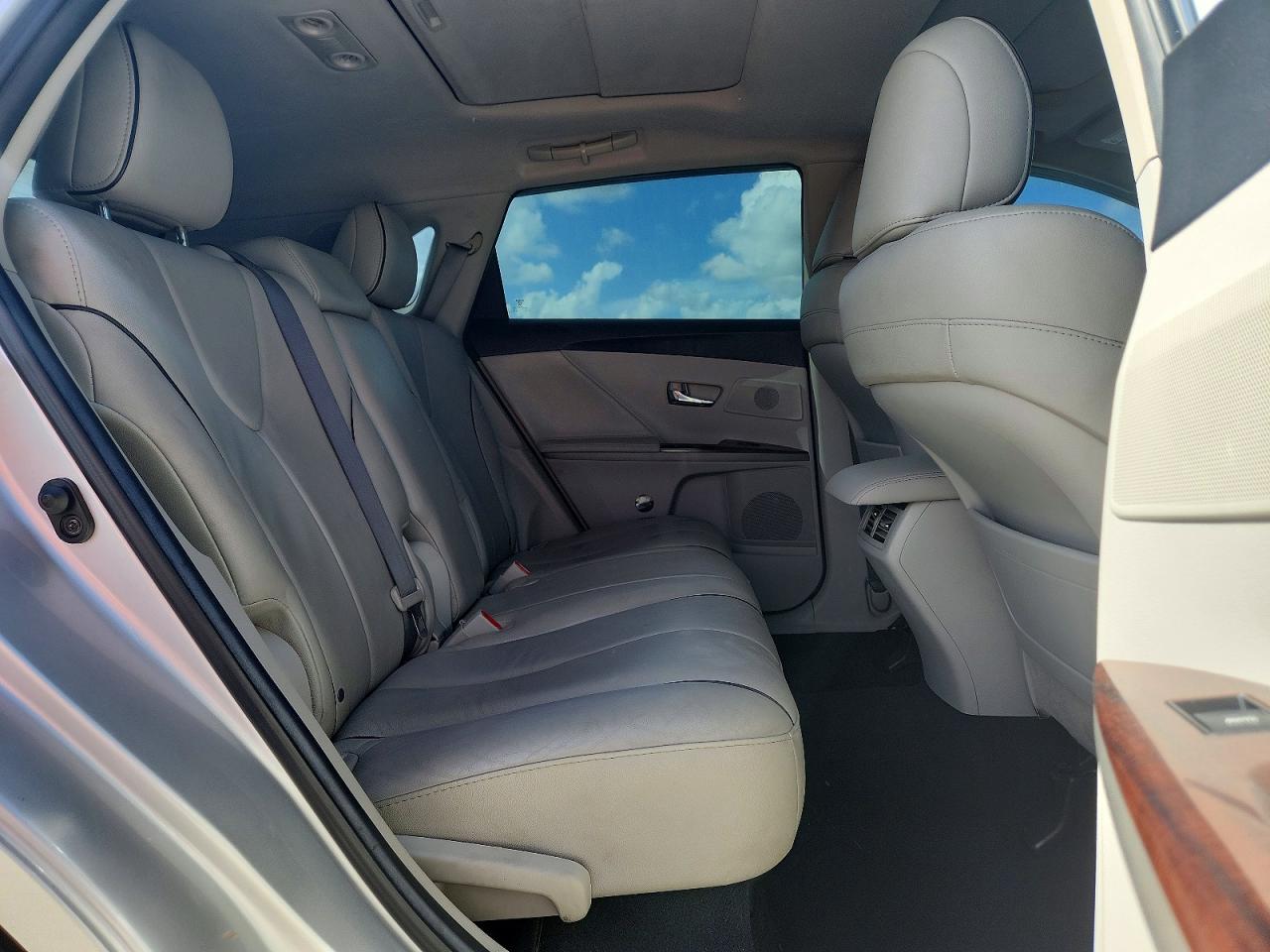 Toyota Venza Awd V6