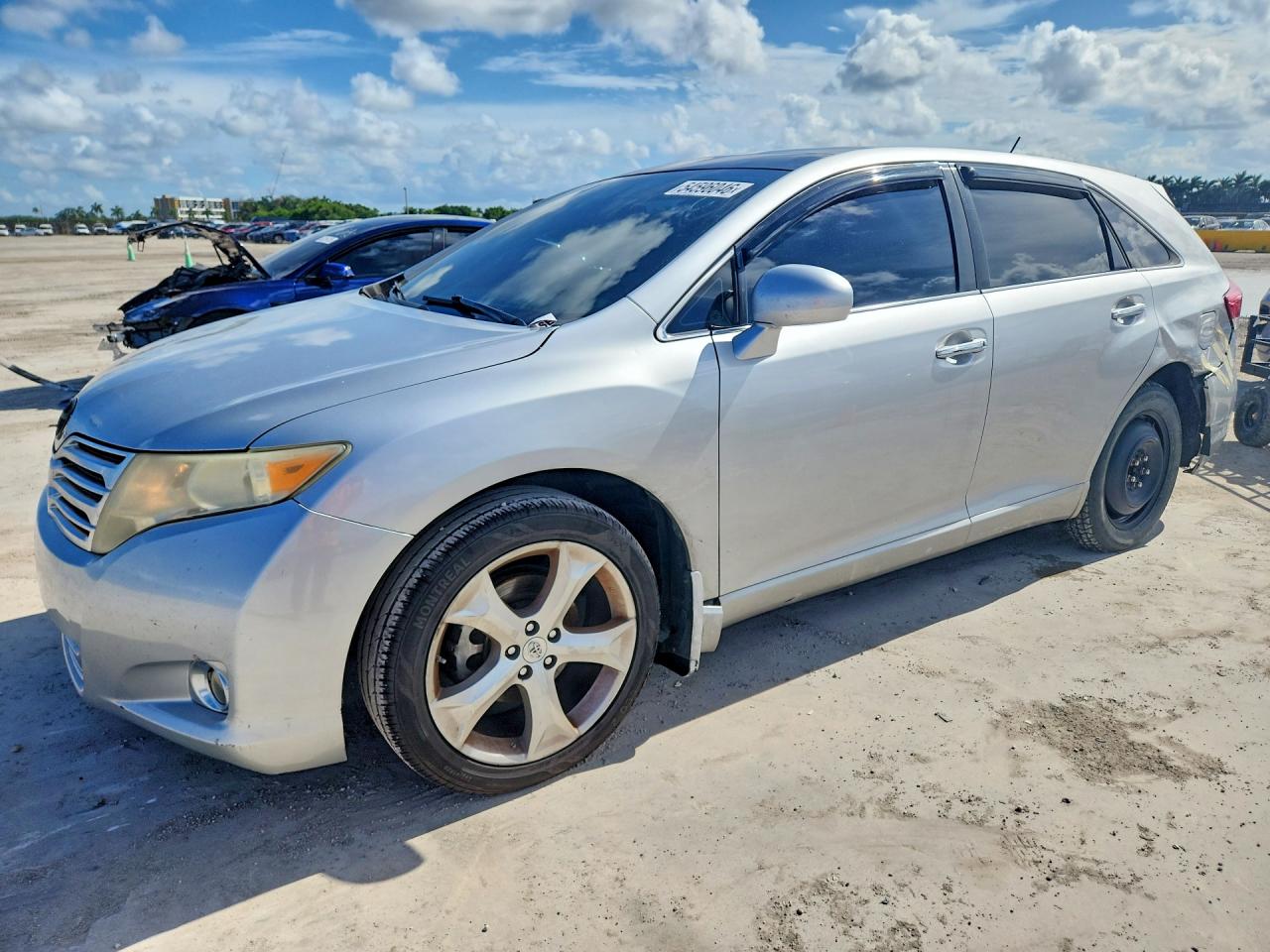 Salvage Toyota Venza Image