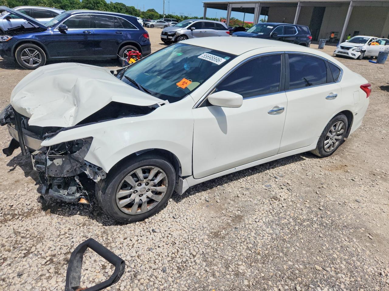 Salvage Nissan Altima Image