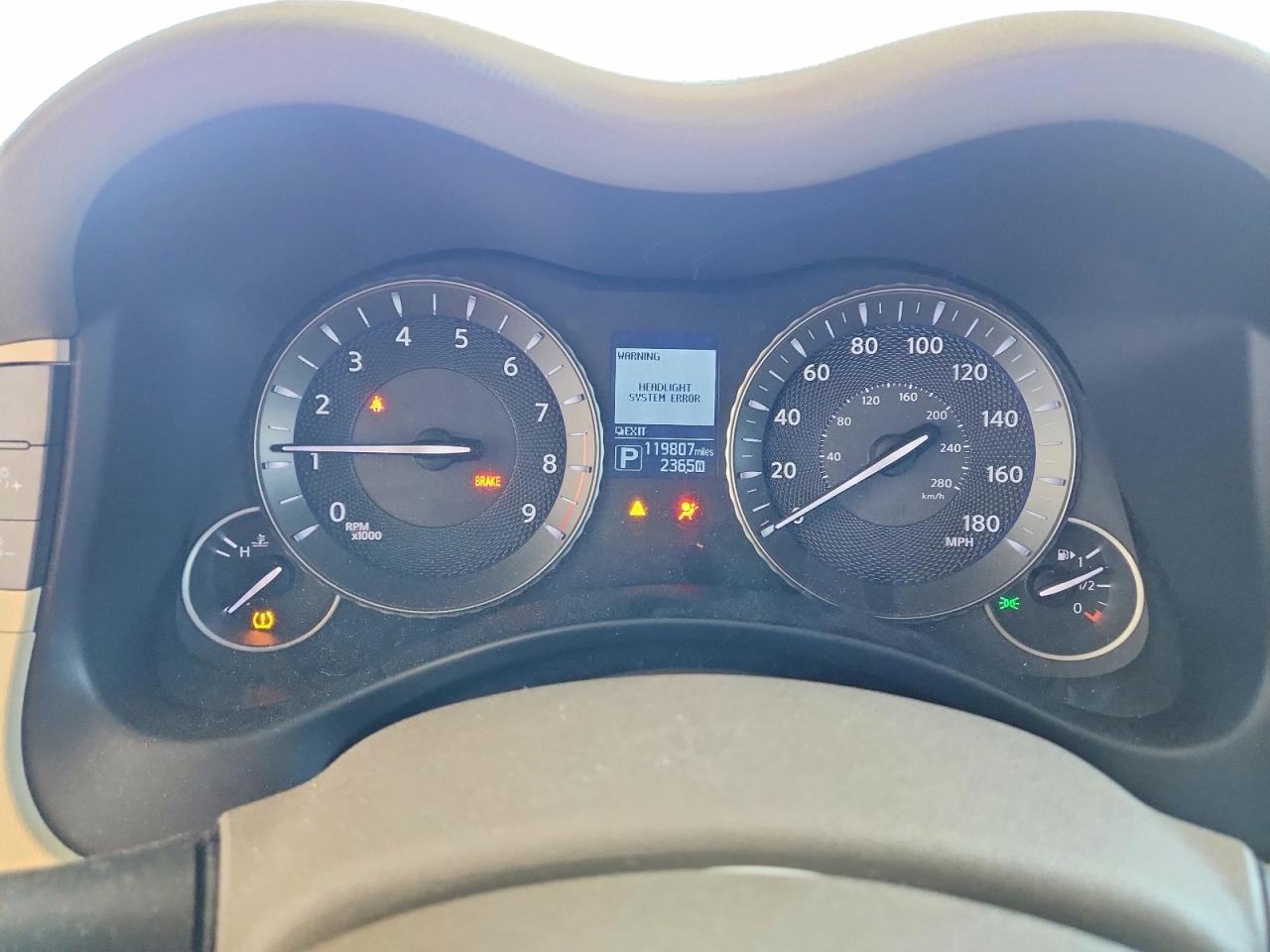 INFINITI Q70 3.7