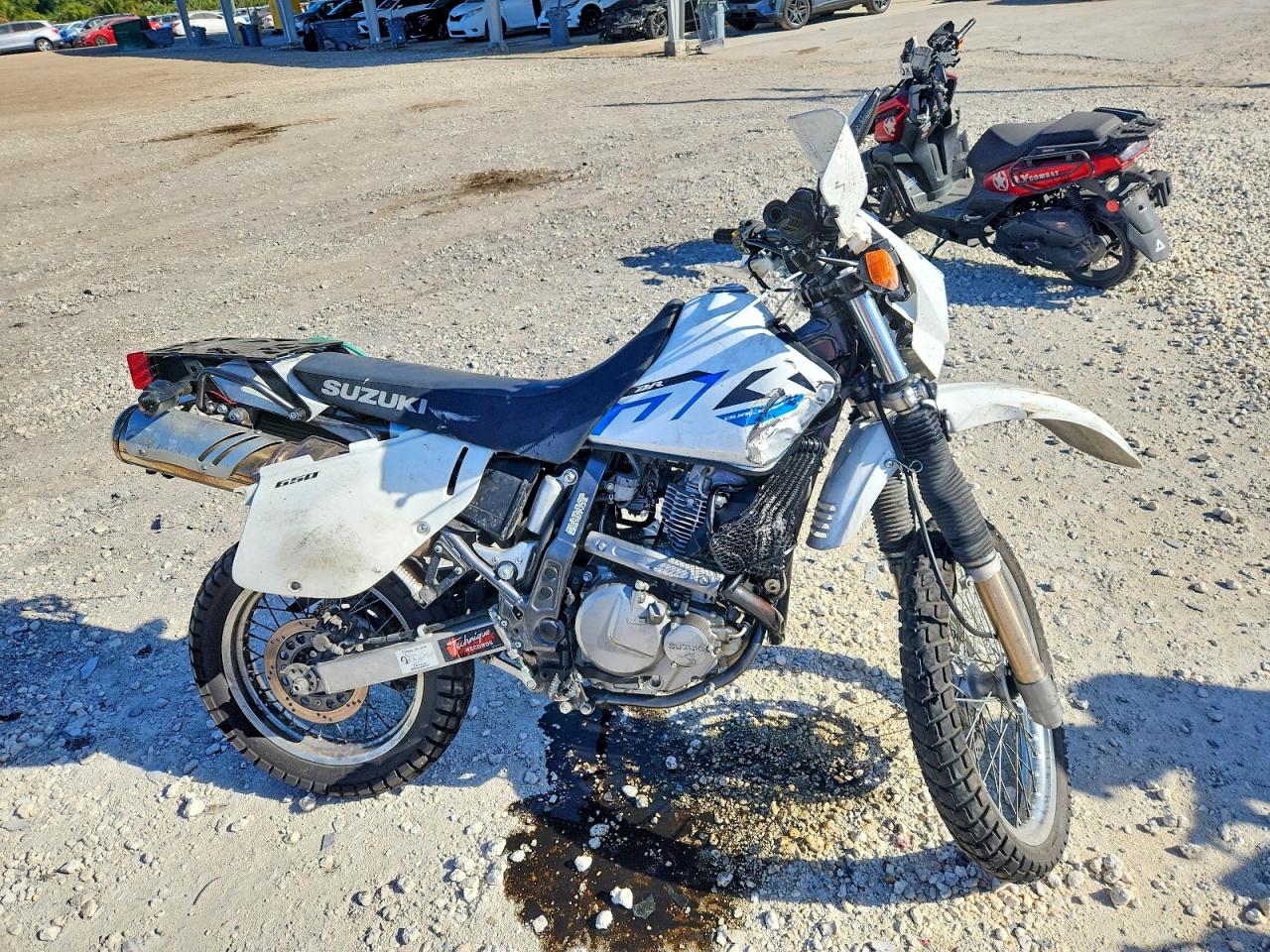Salvage Suzuki Dirtbike Image
