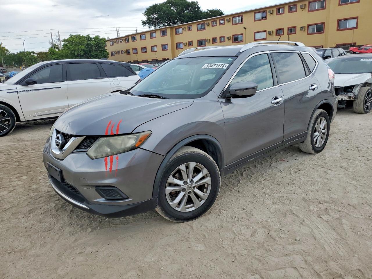 Salvage Nissan Rogue Image