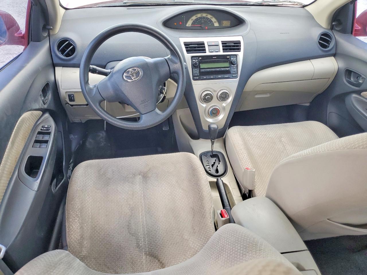Toyota Yaris Base