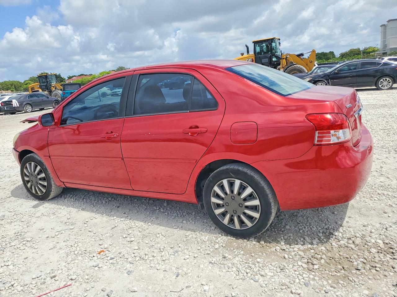 Toyota Yaris Base