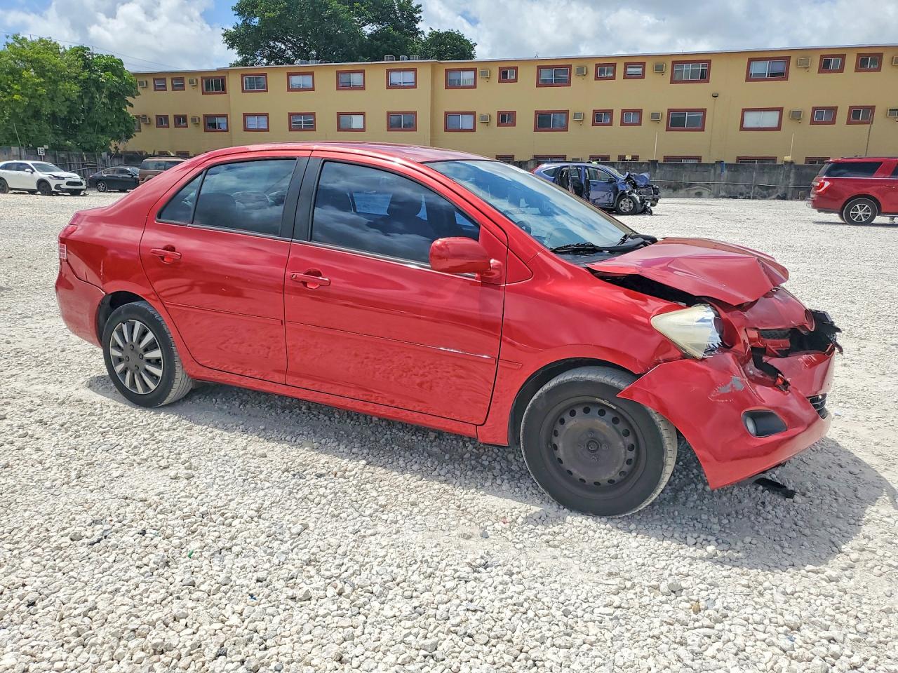 Toyota Yaris Base