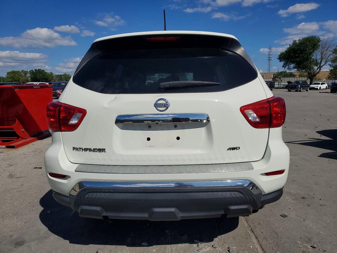 Nissan Pathfinder S