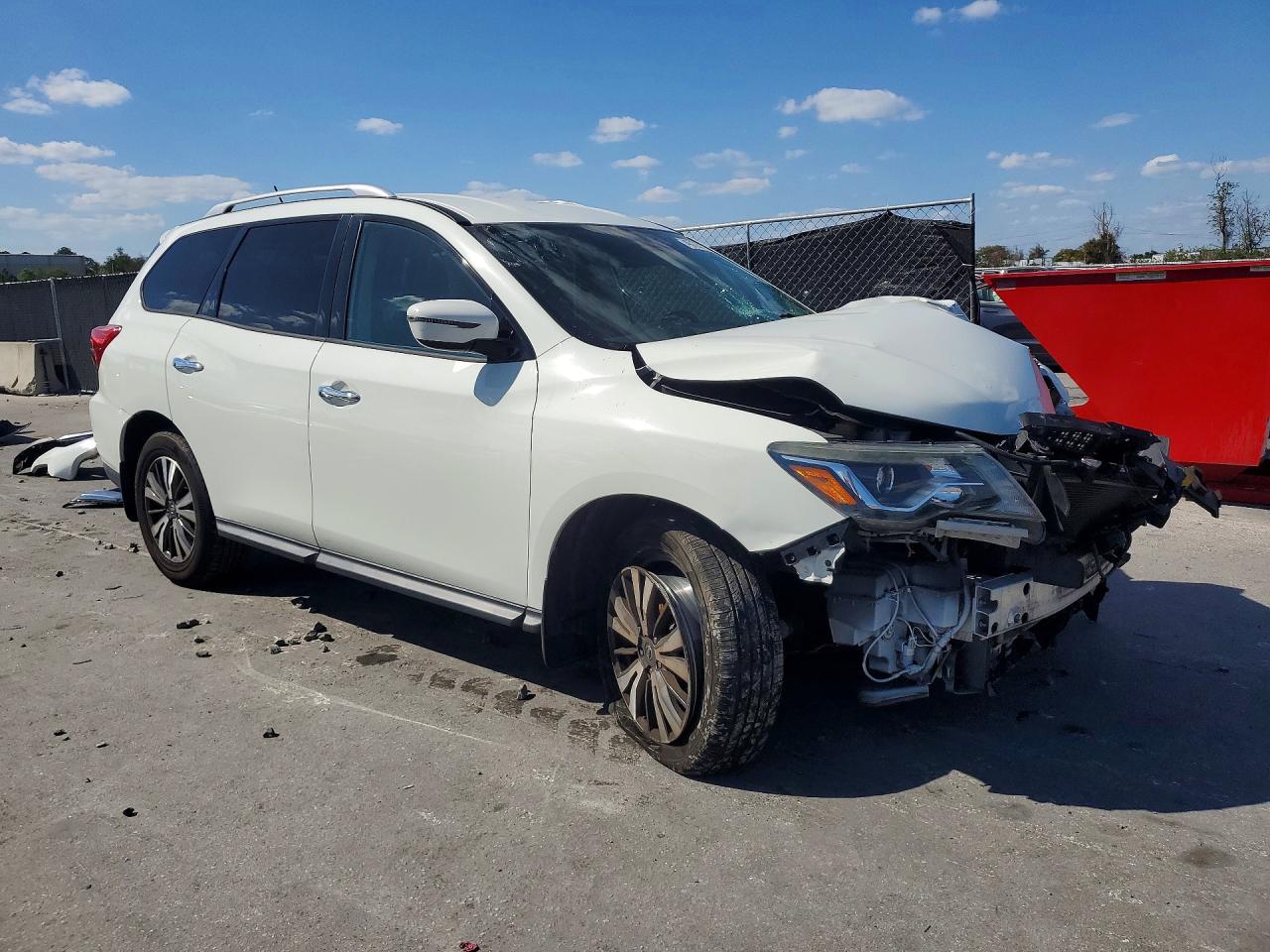 Nissan Pathfinder S