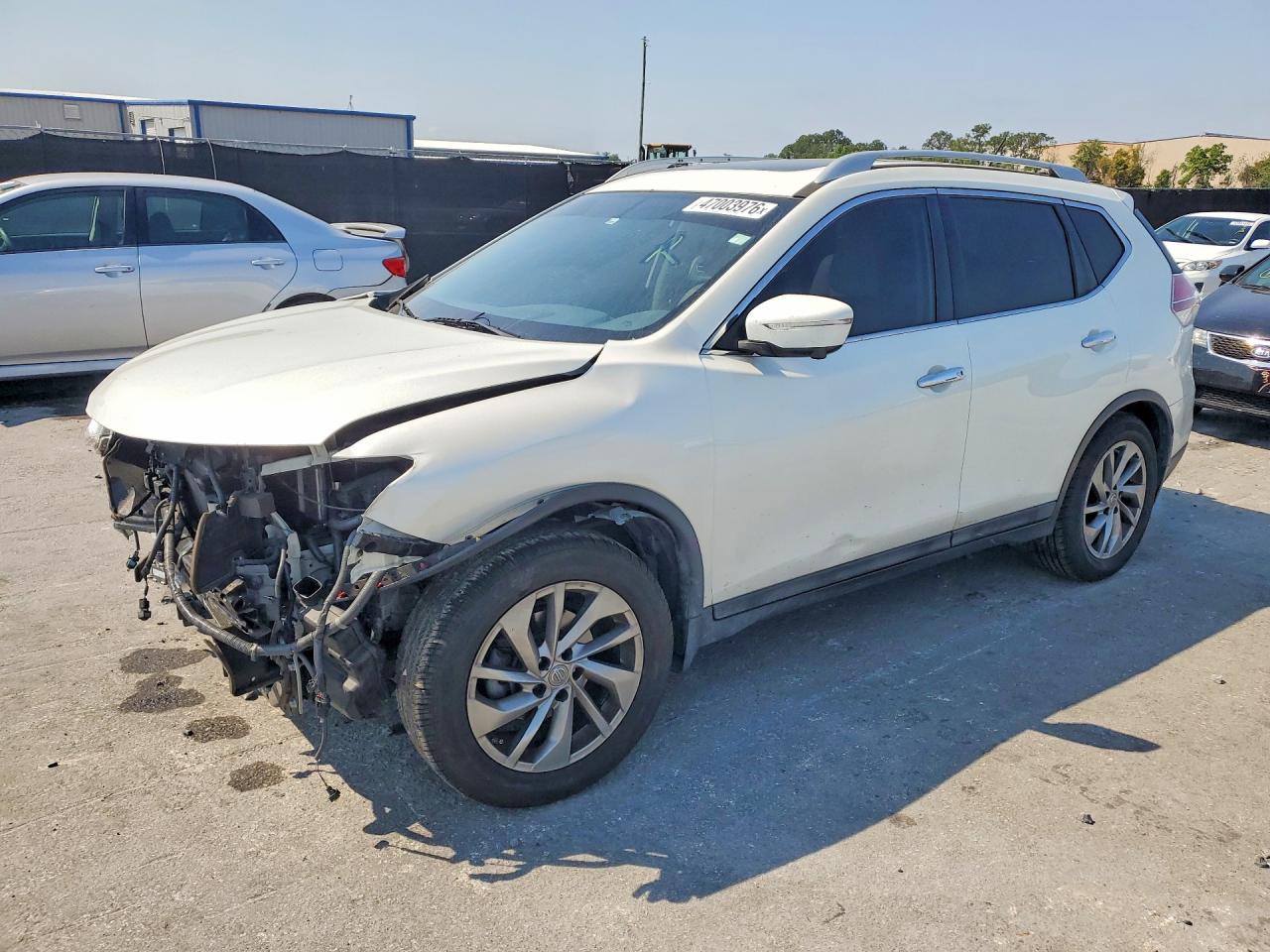 Salvage Nissan Rogue Image