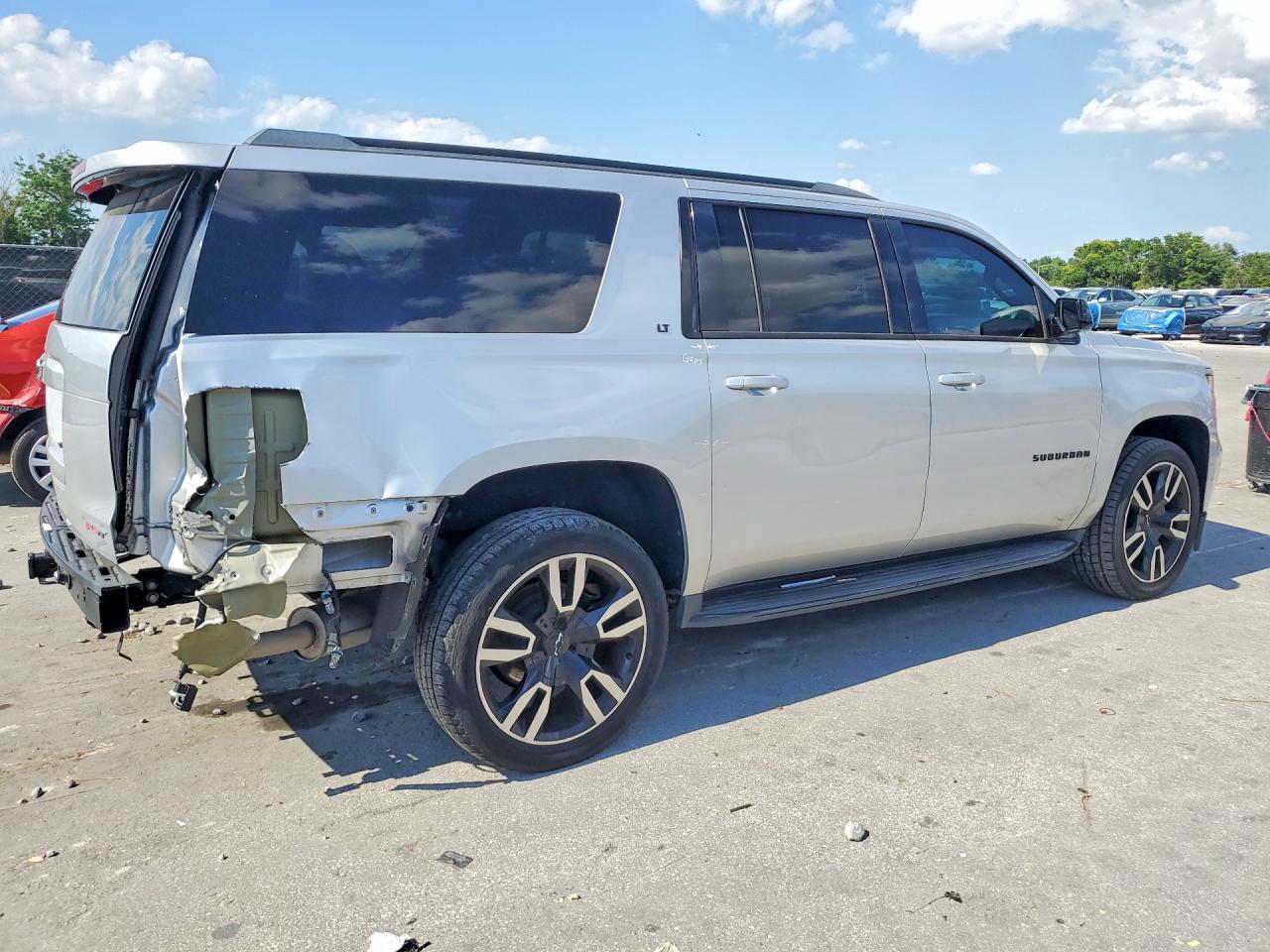 Chevrolet Suburban C1500 Lt