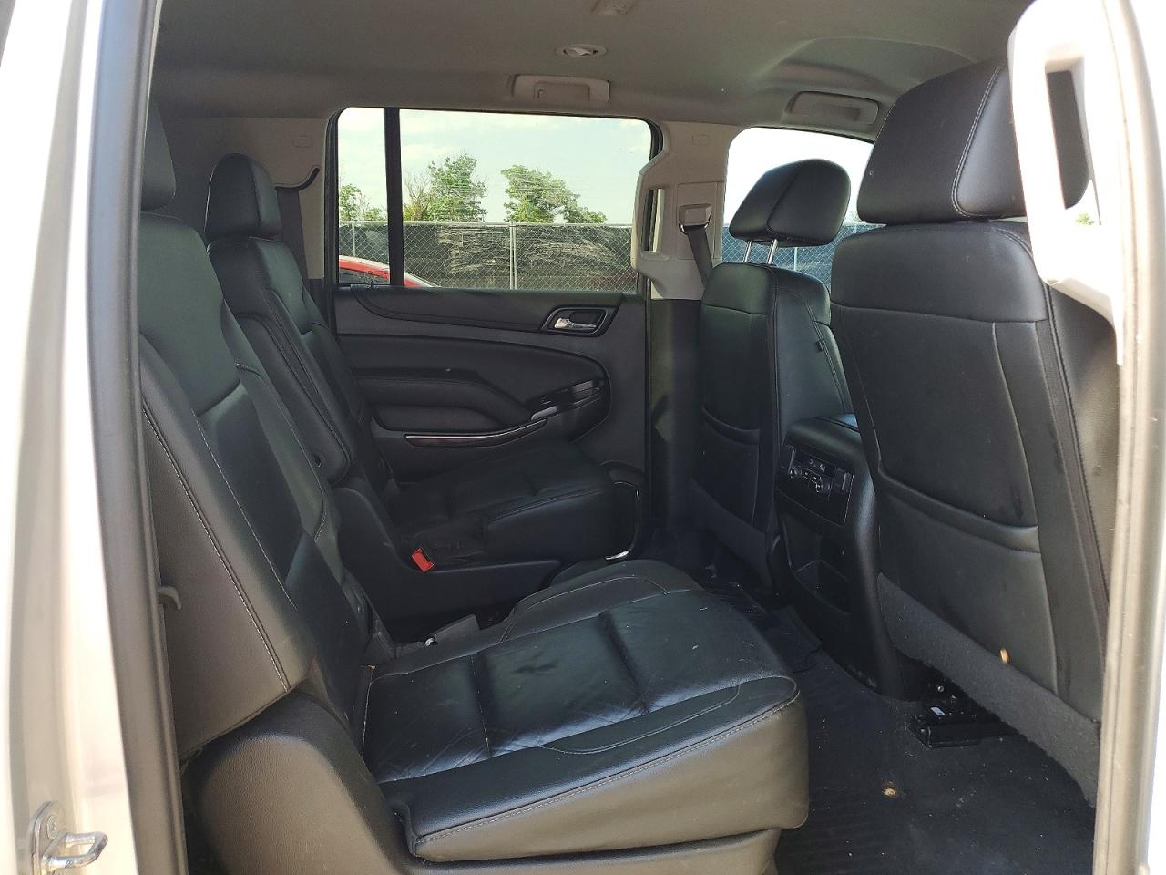 Chevrolet Suburban C1500 Lt