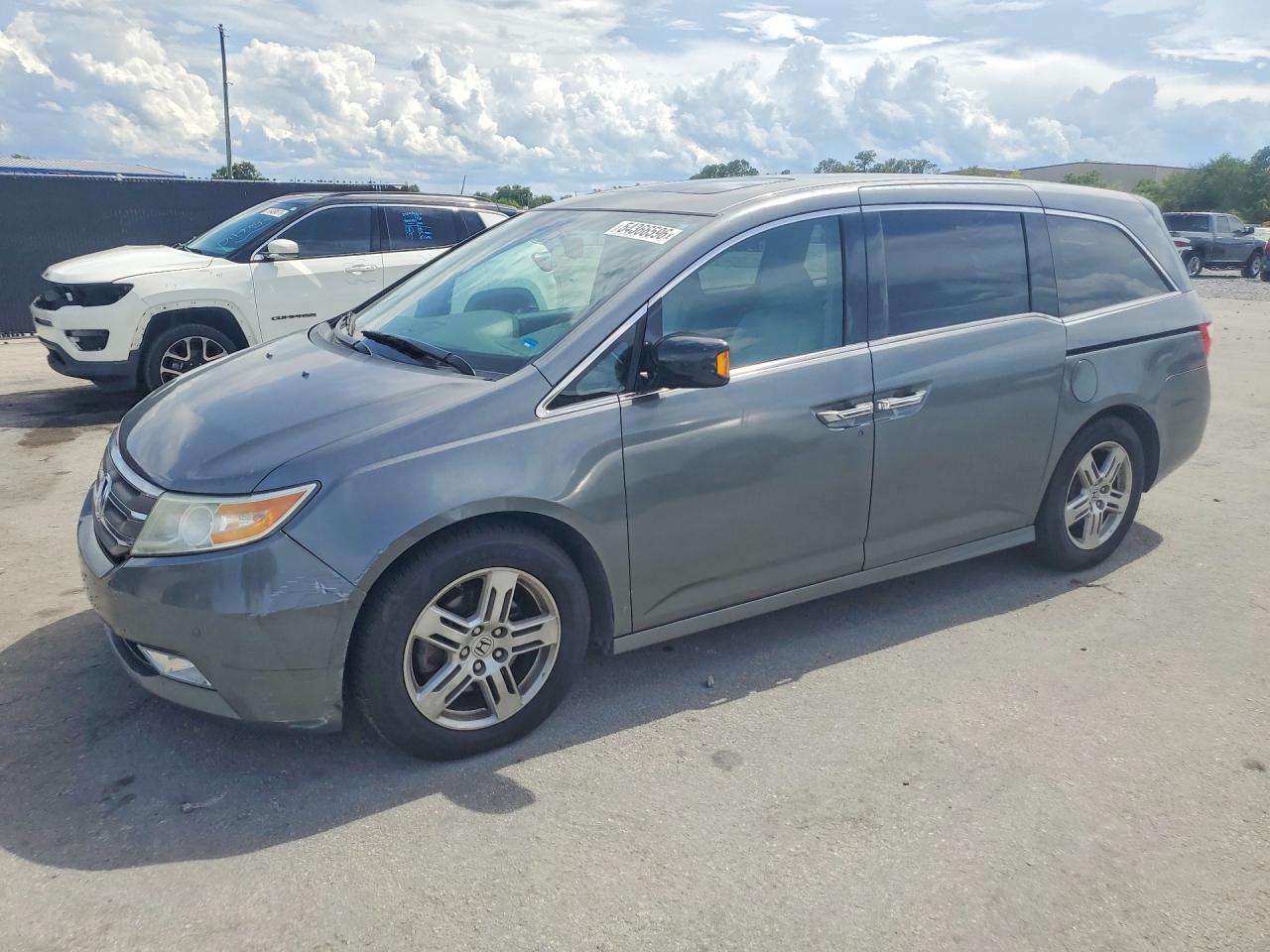 Salvage Honda Odyssey Image