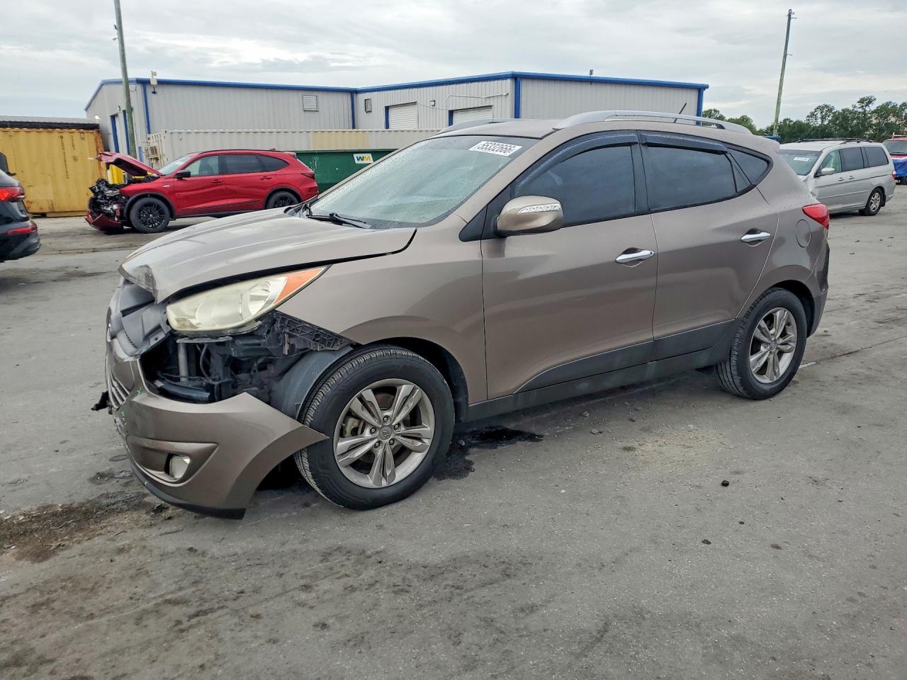 Salvage Hyundai TUCSON Image