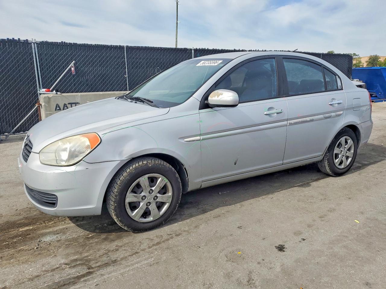 Salvage Hyundai ACCENT Image