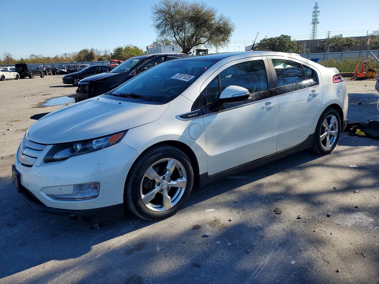 Salvage Chevrolet Volt Image