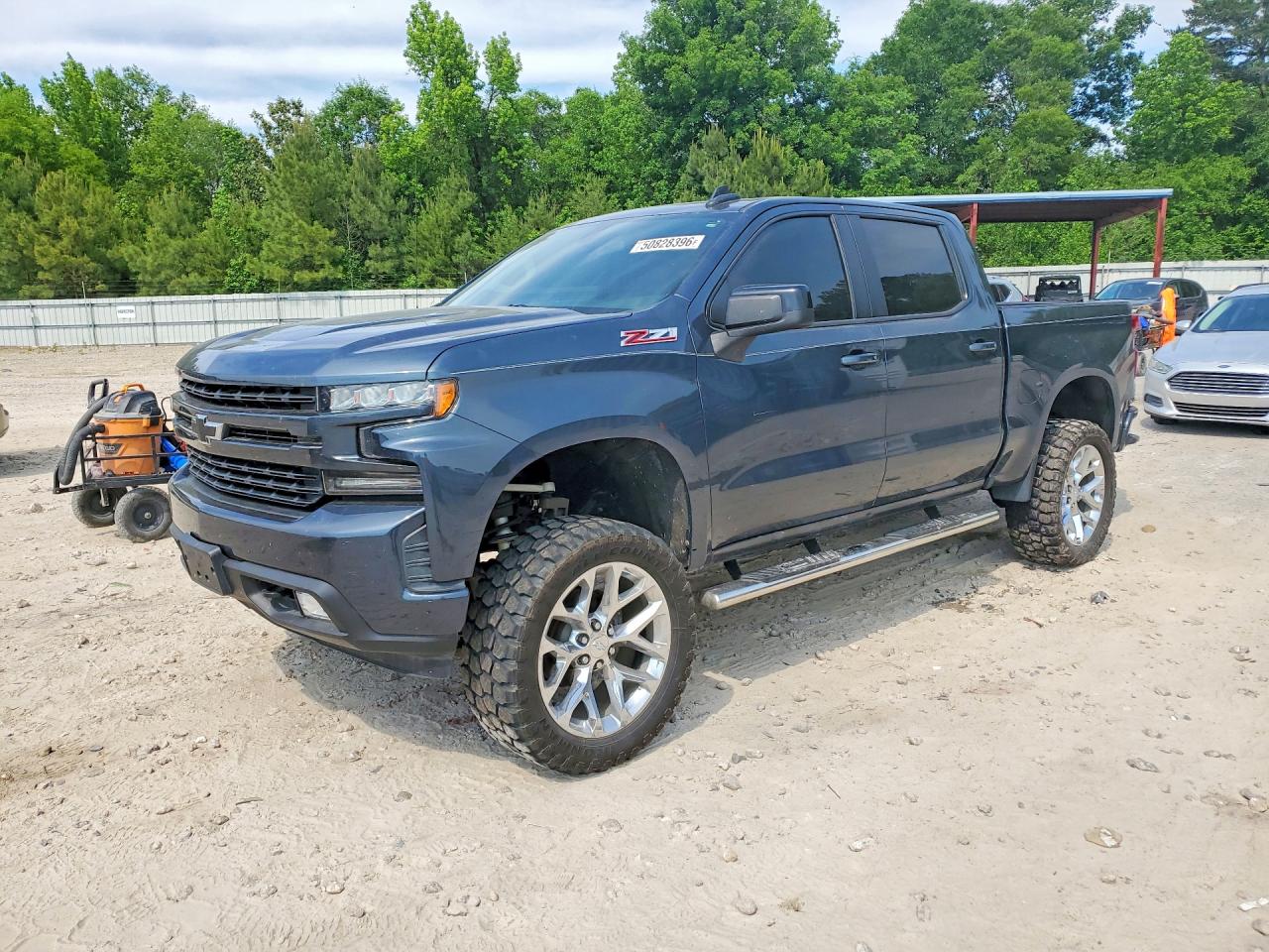 Salvage Chevrolet Silverado Image
