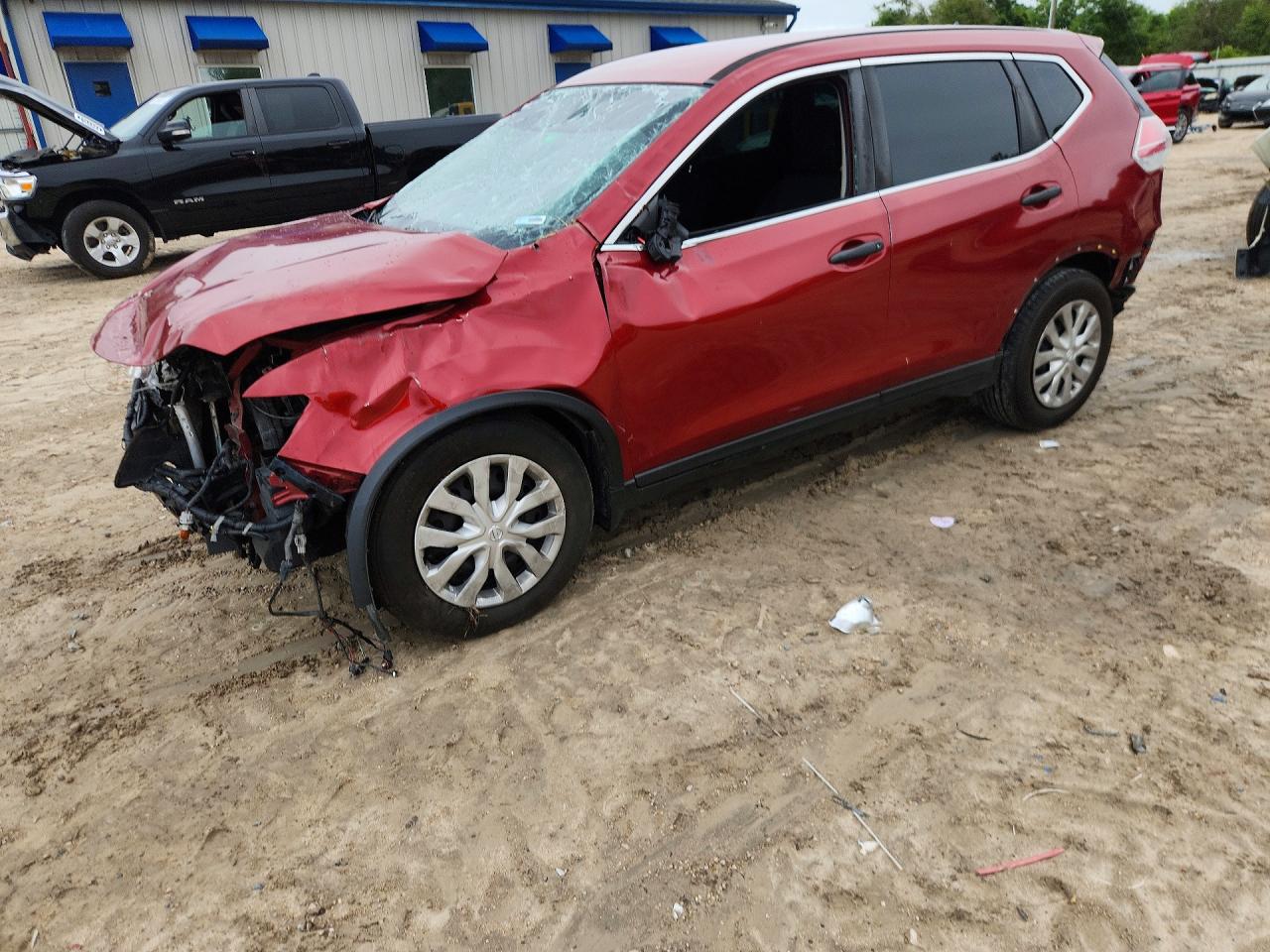 Salvage Nissan Rogue Image