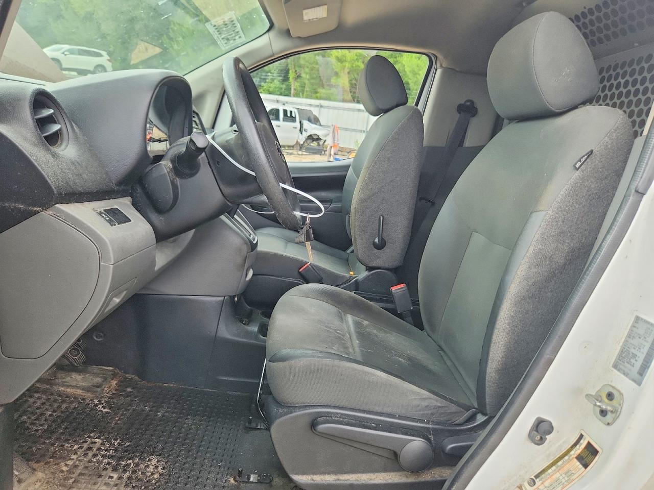 Nissan Nv S