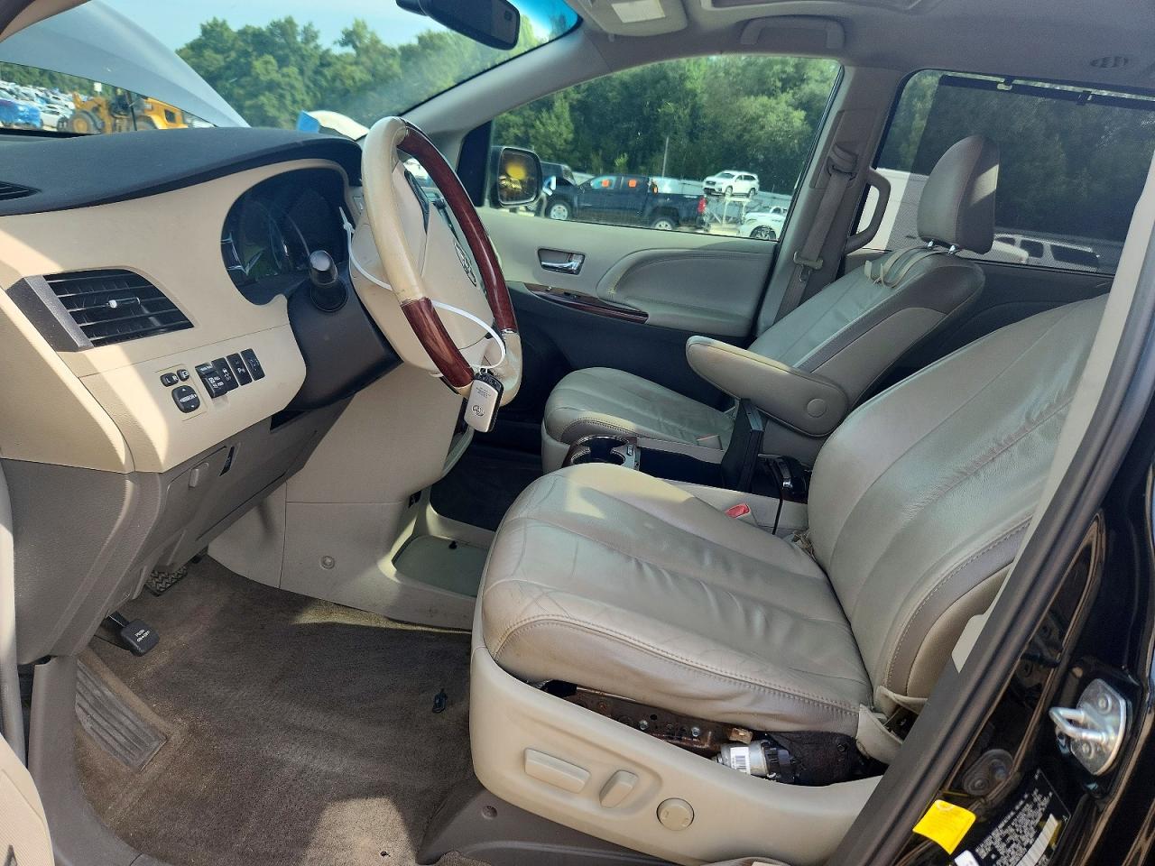 Toyota Sienna Limited 7-passenger