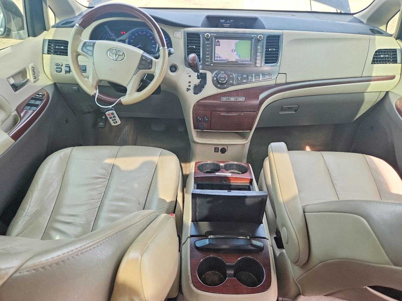 Toyota Sienna Limited 7-passenger
