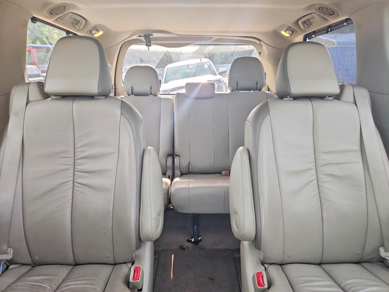 Toyota Sienna Limited 7-passenger