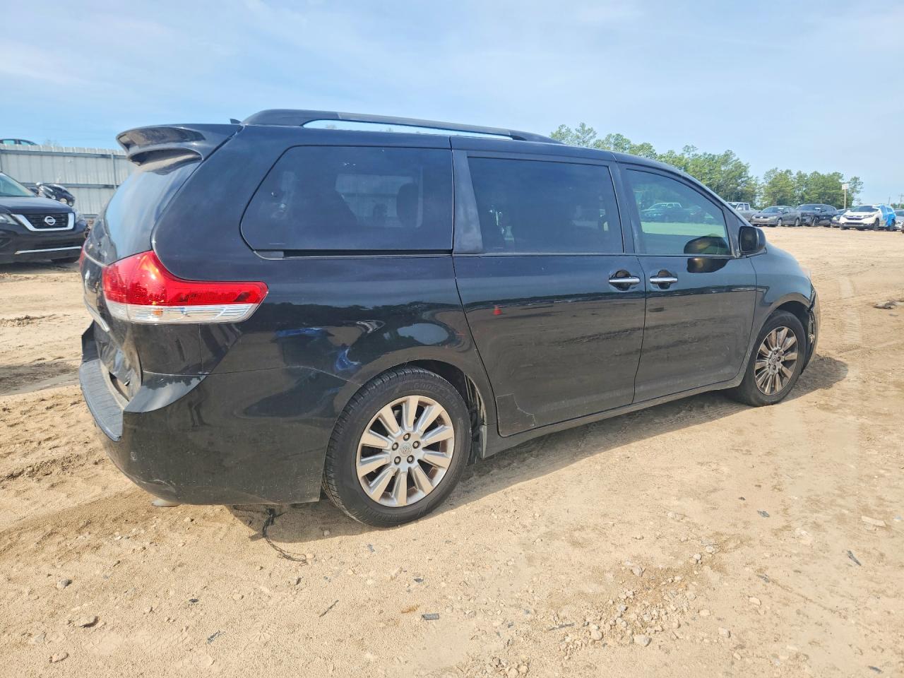 Toyota Sienna Limited 7-passenger