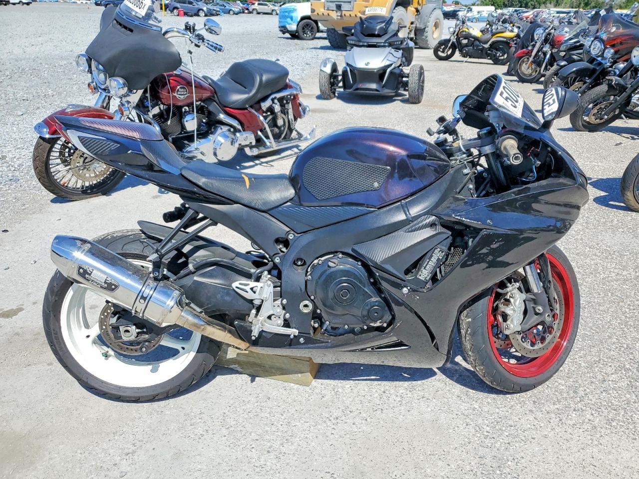 Salvage Suzuki Gsxr750 Image