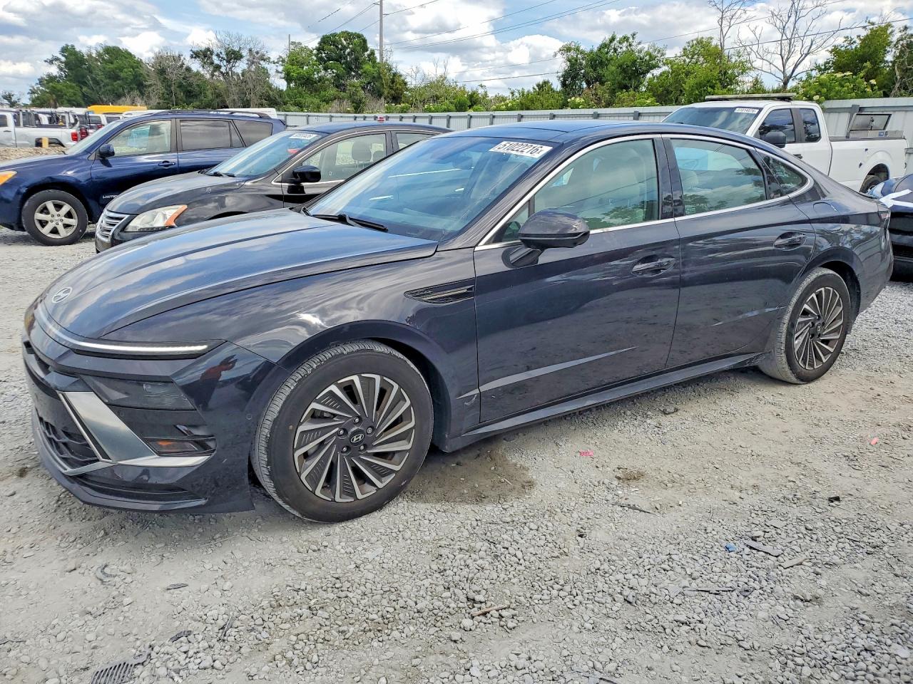 Salvage Hyundai SONATA Image