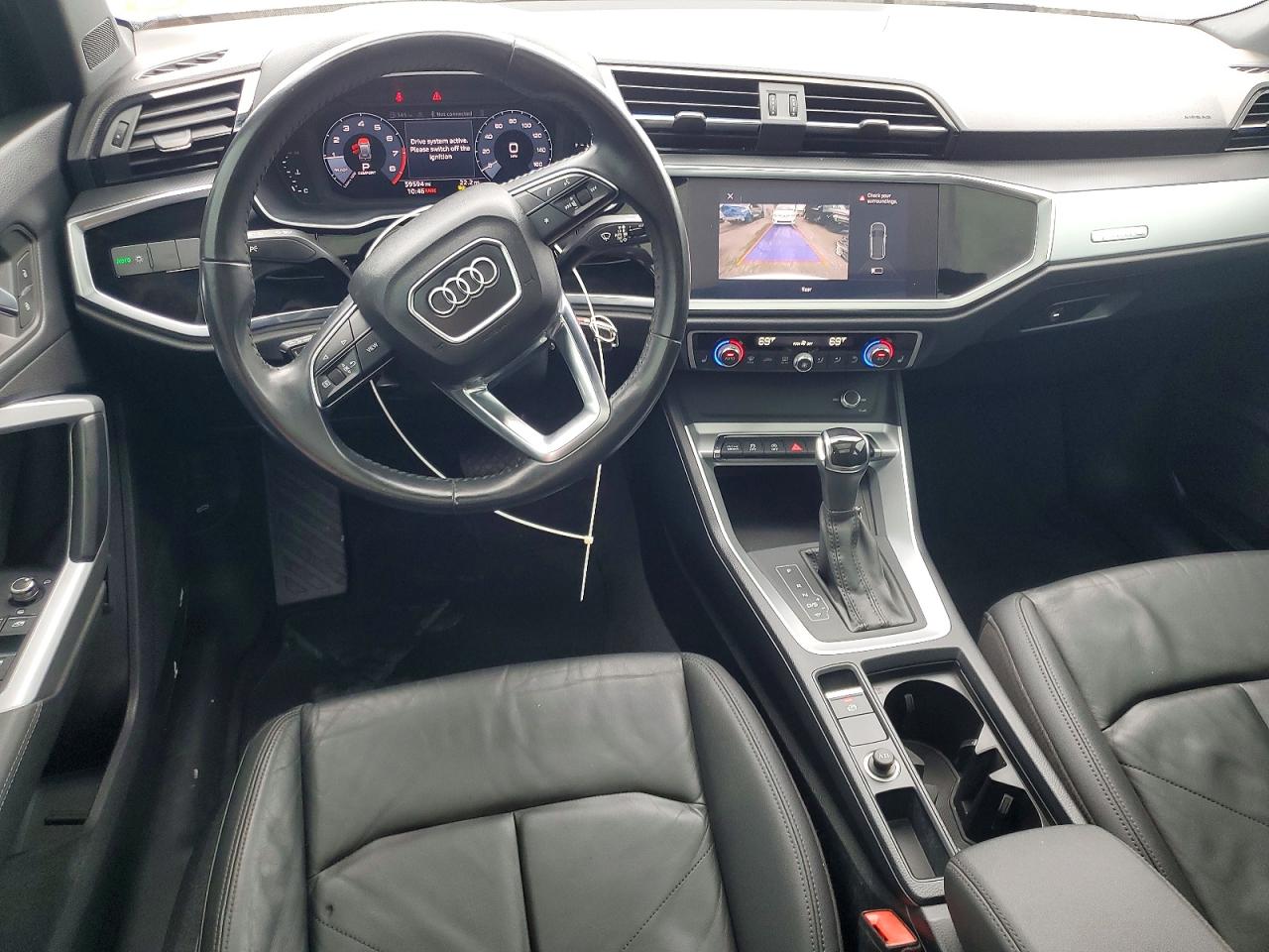 Audi Q3 Premium