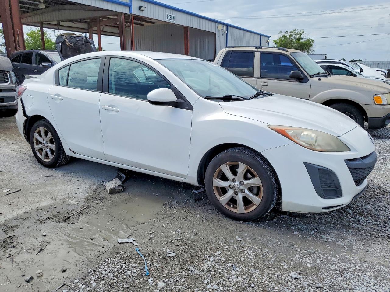 Mazda 3 I