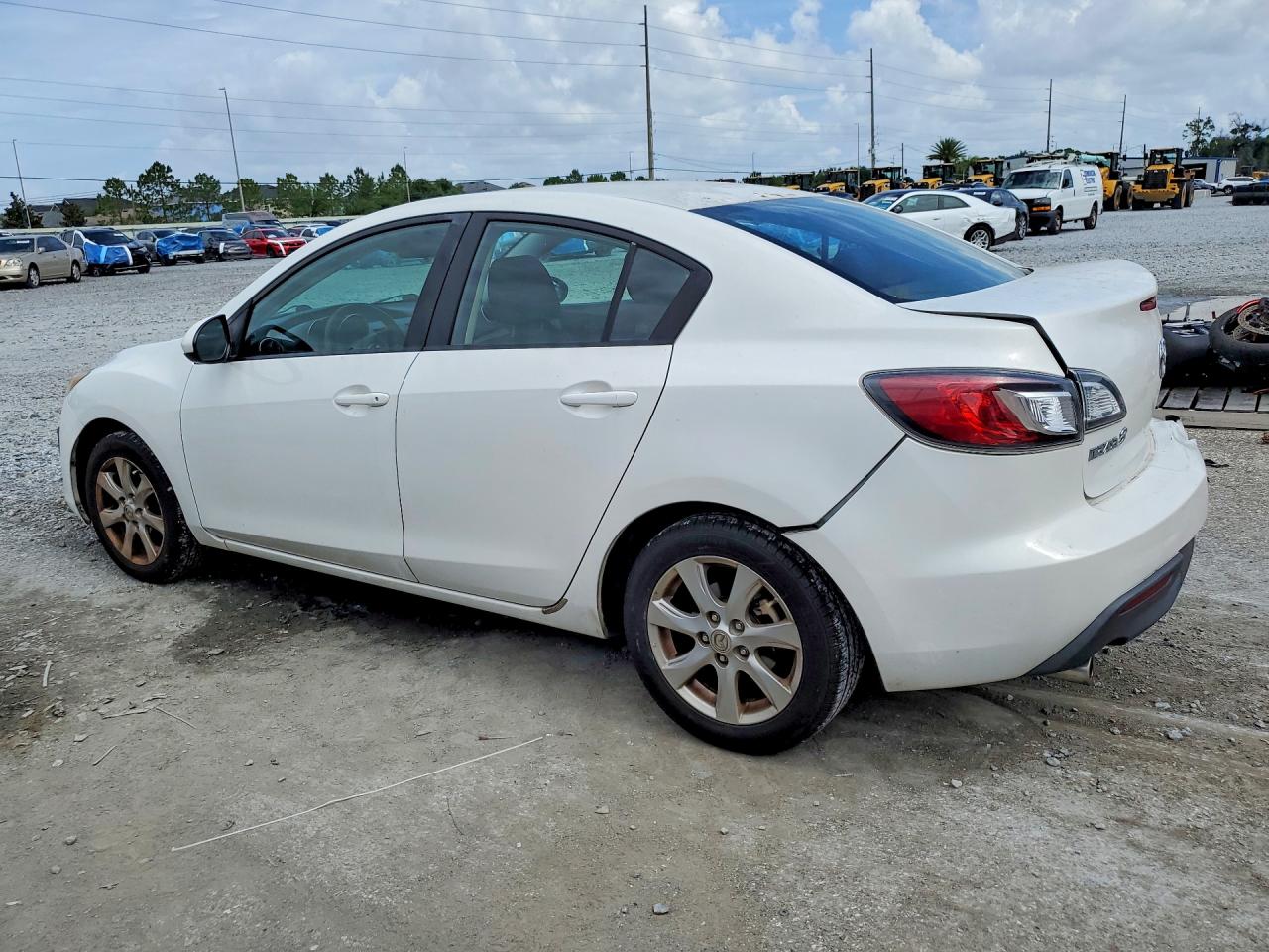 Mazda 3 I