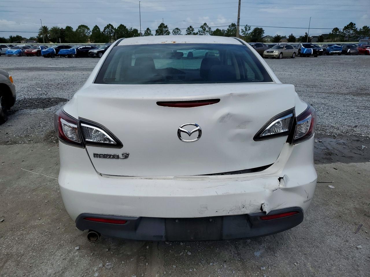 Mazda 3 I