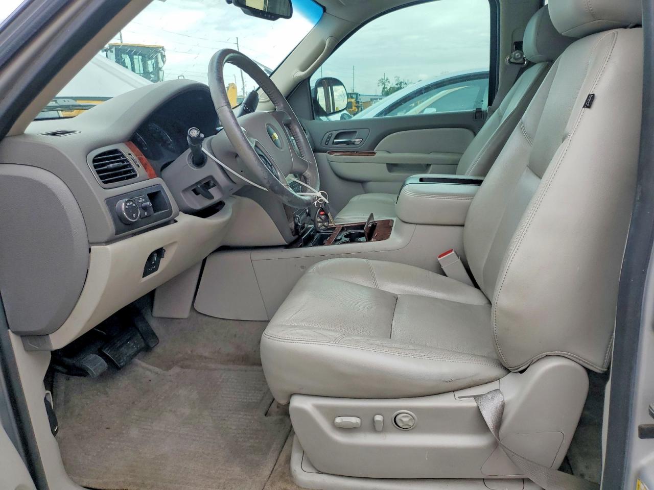 Chevrolet Tahoe C1500 Ltz