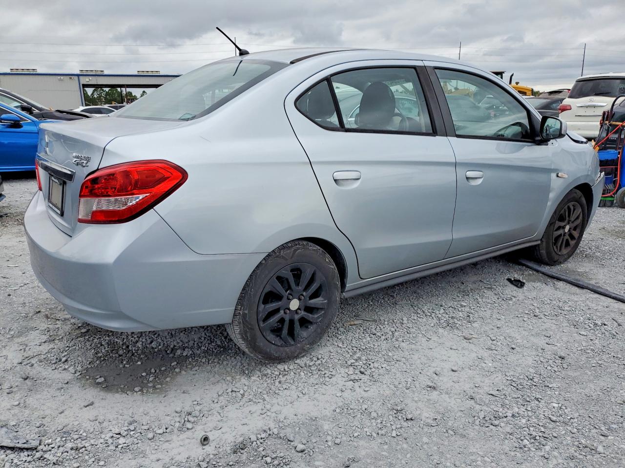 Mitsubishi Mirage G4 Es