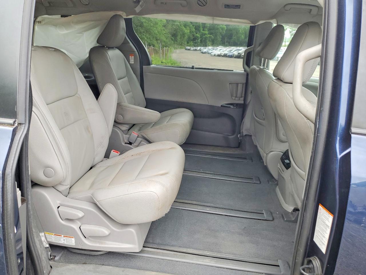 Toyota Sienna Xle 7-passenger