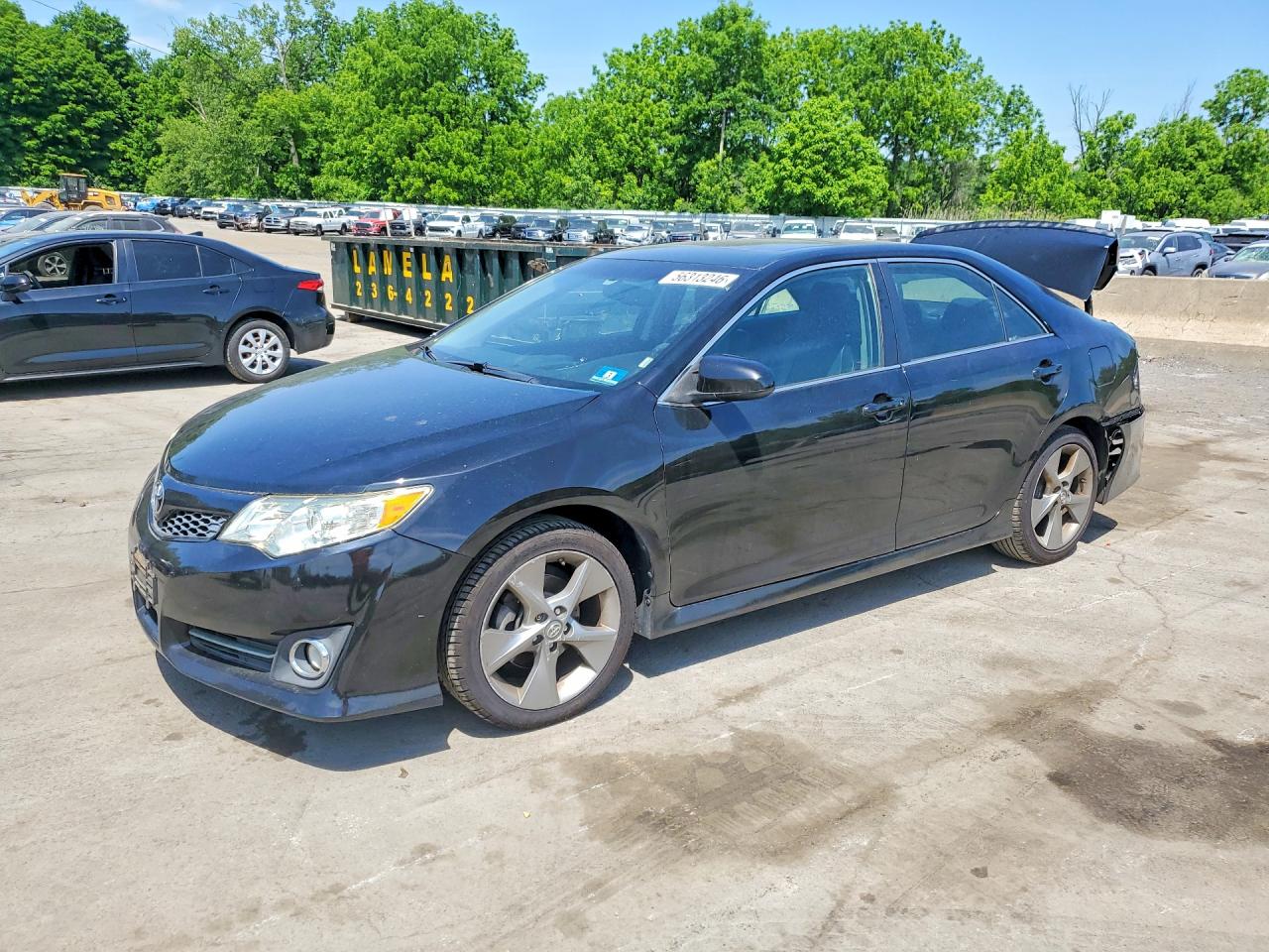 Salvage Toyota Camry Image