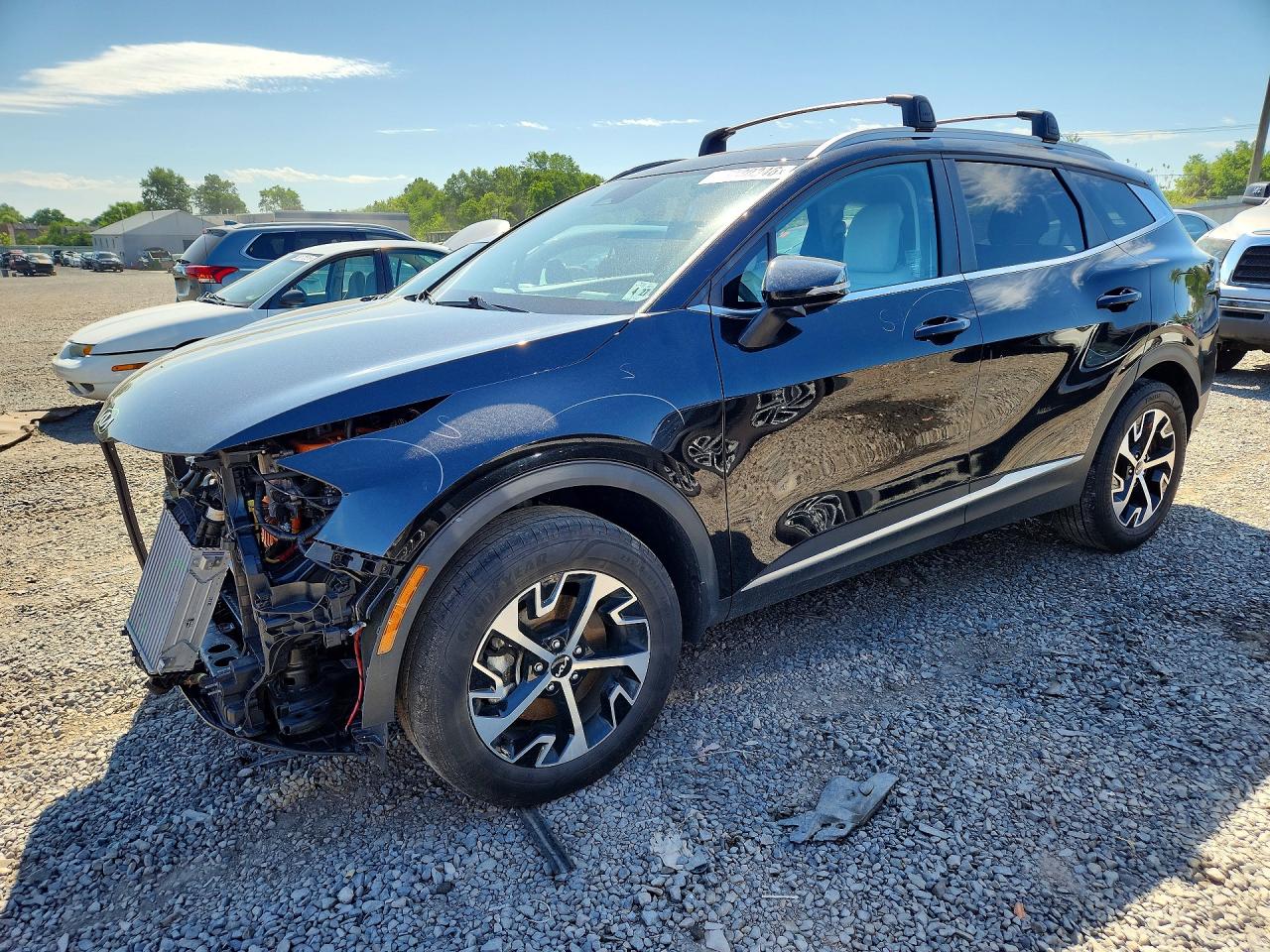 Salvage Kia Sportage Image