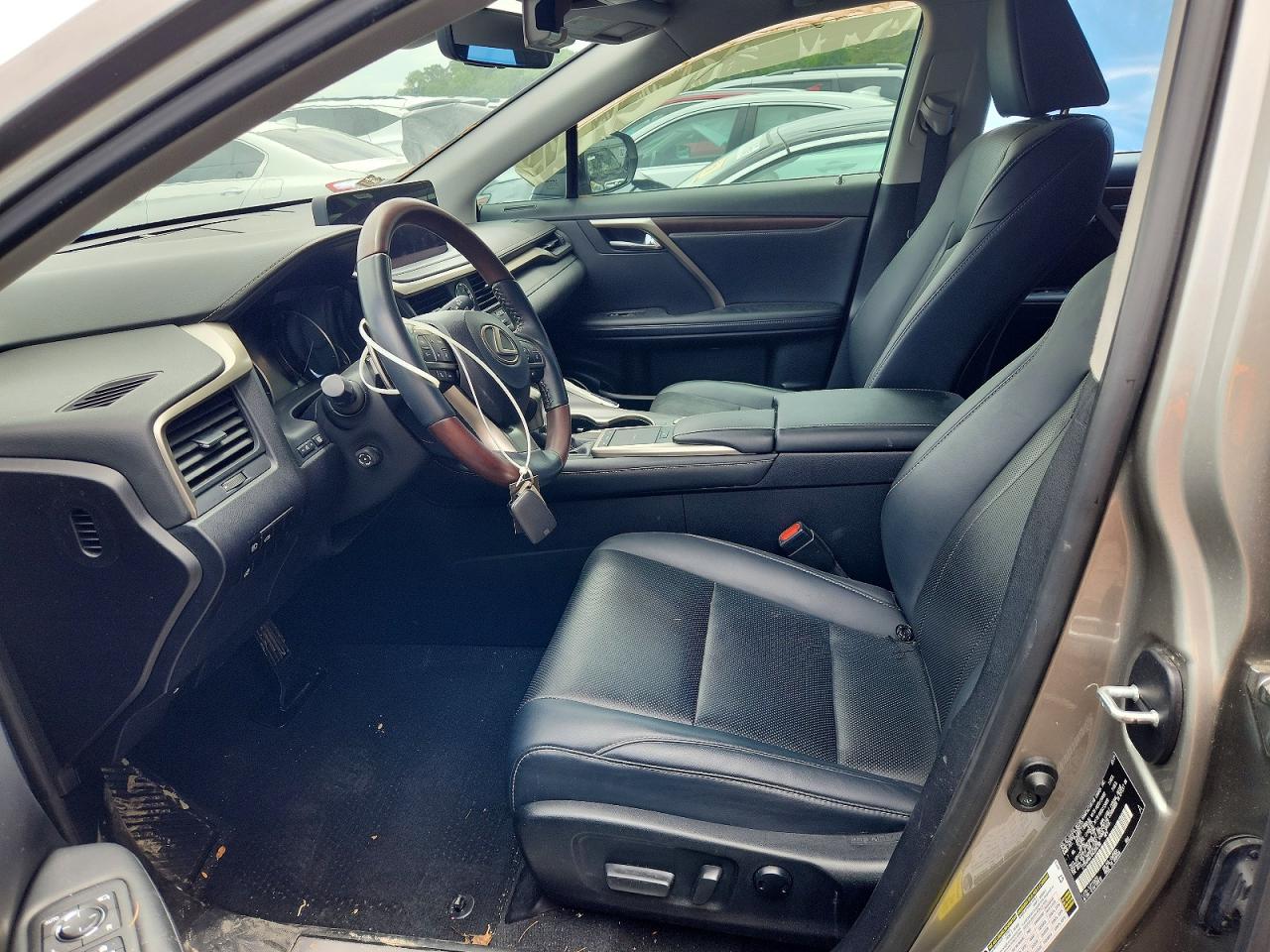 Lexus RX Base