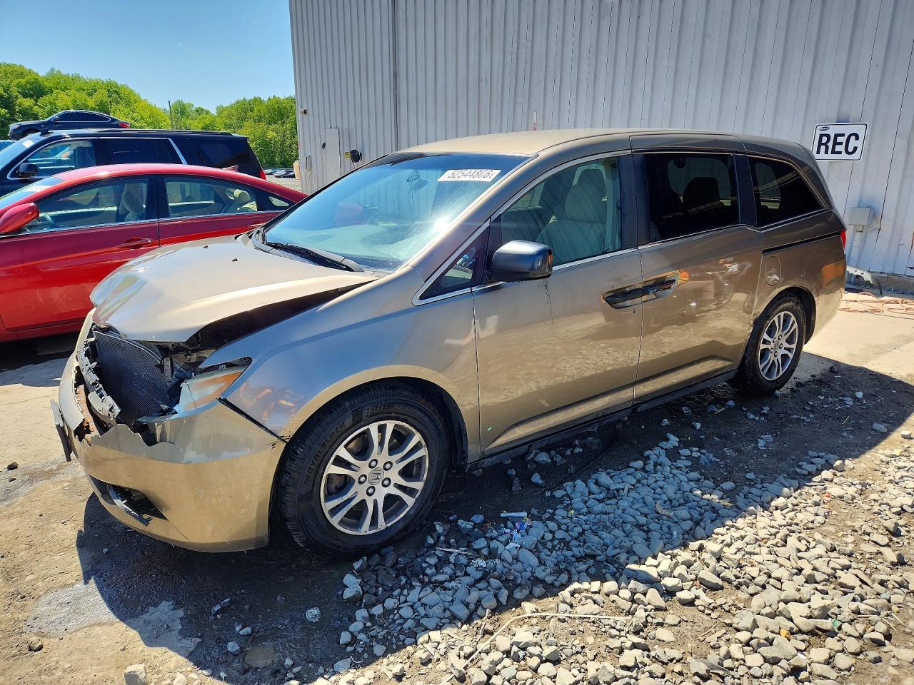 Salvage Honda Odyssey Image