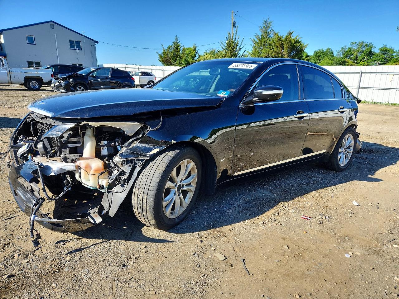 Salvage Hyundai Genesis Image