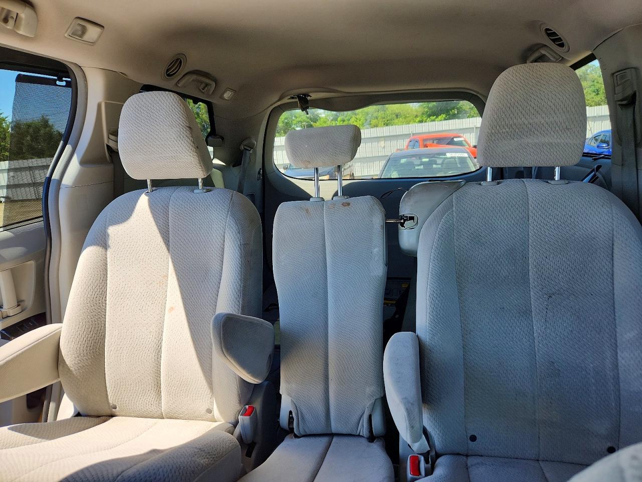 Toyota Sienna Le