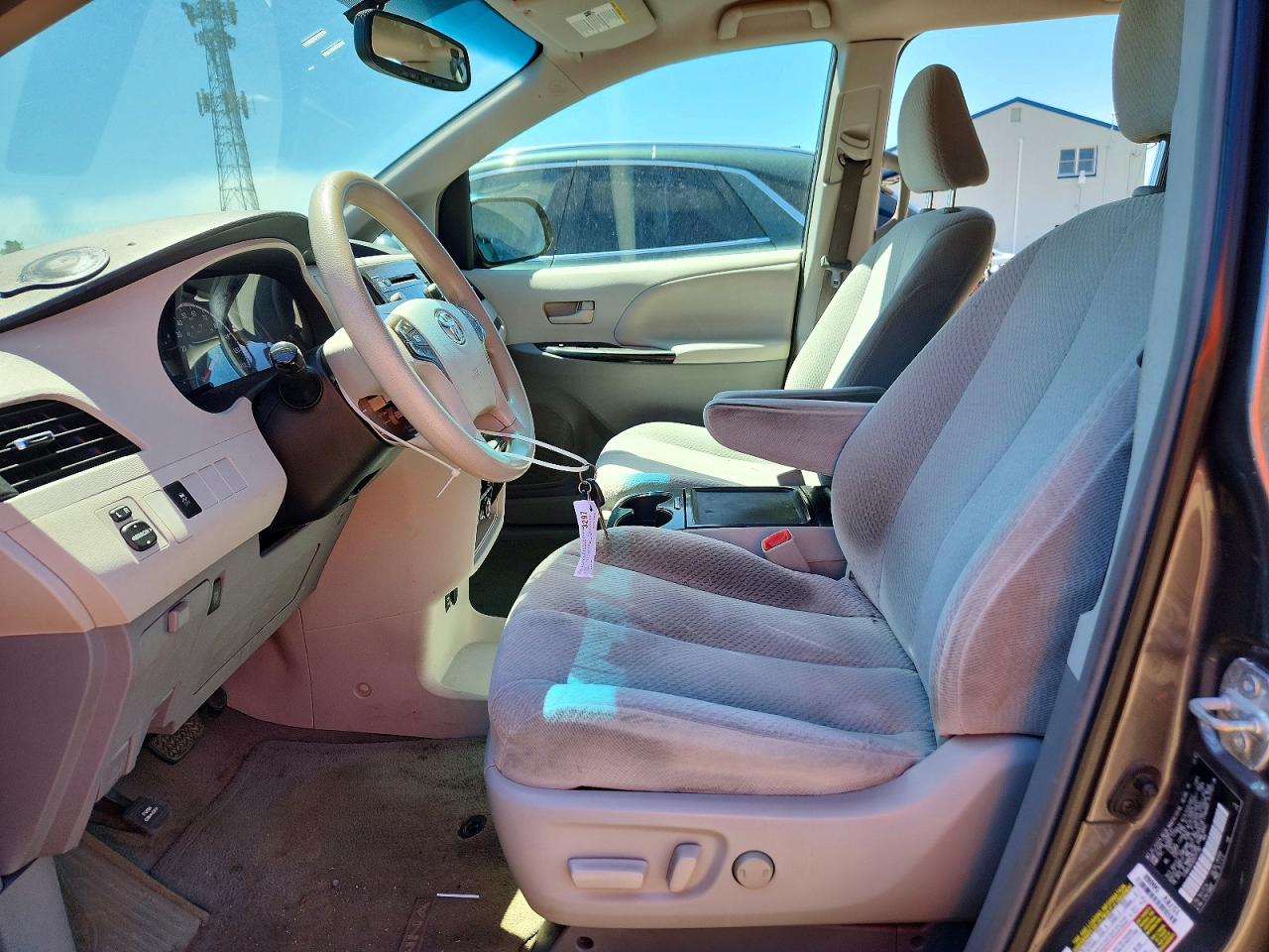 Toyota Sienna Le