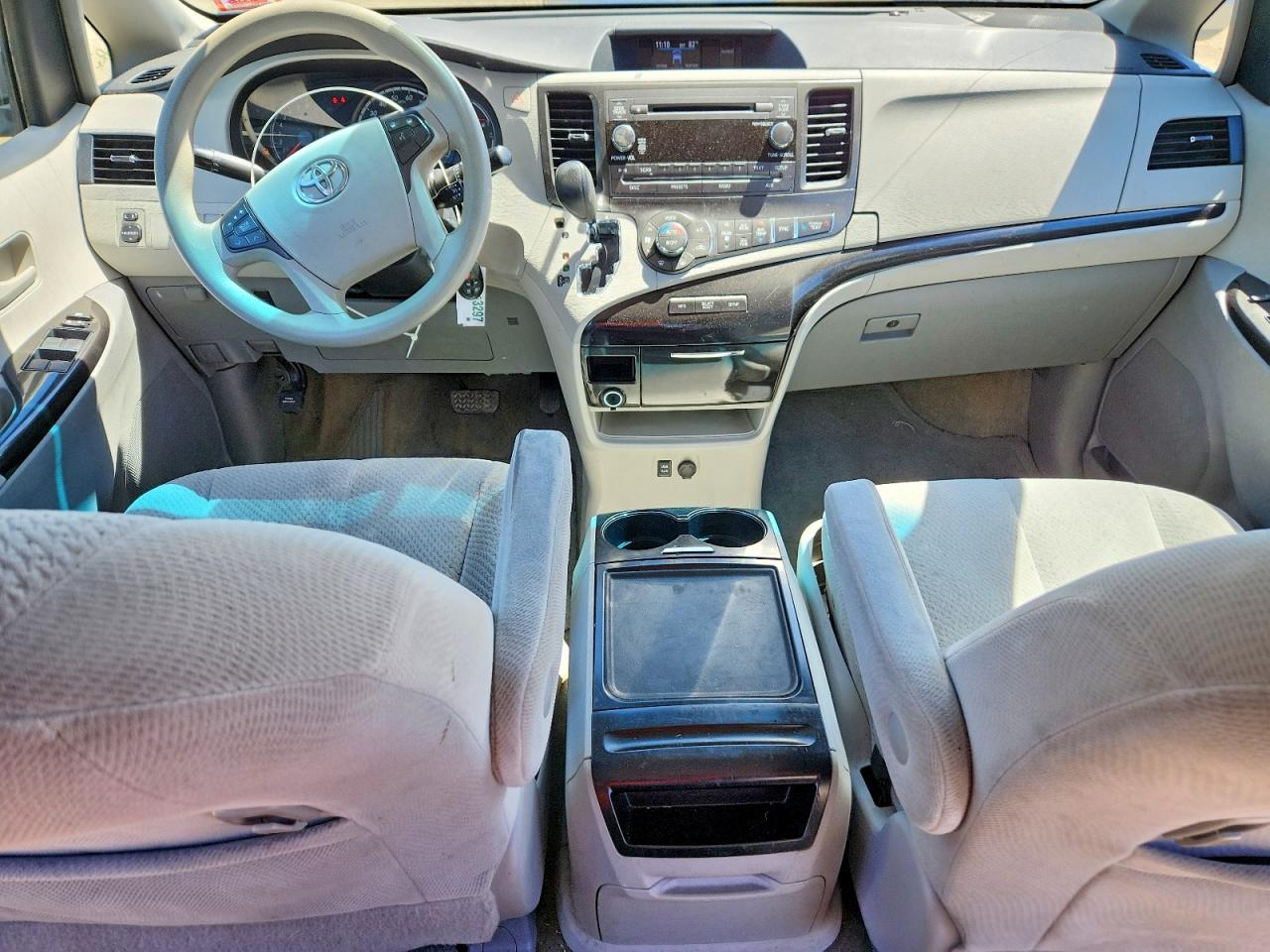Toyota Sienna Le