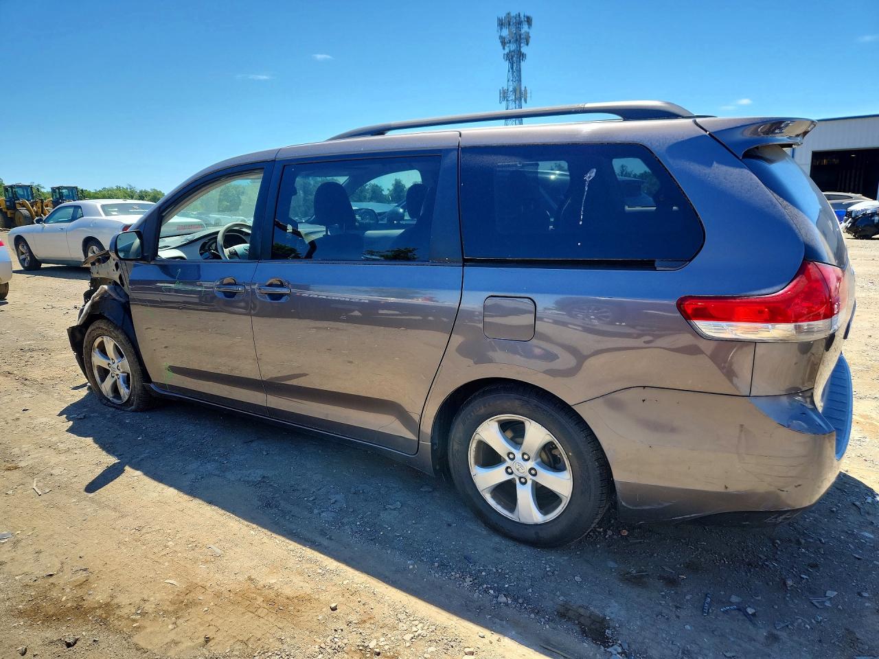 Toyota Sienna Le