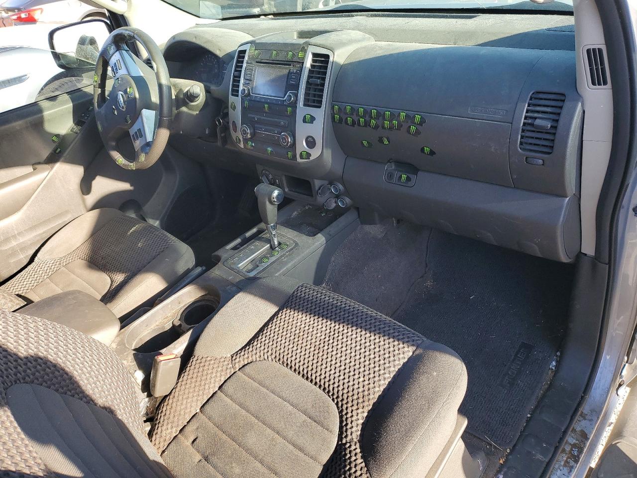 Nissan Frontier Sv V6