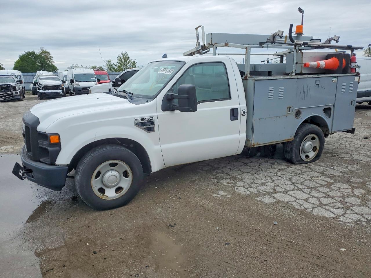 Salvage Ford F-350 Image